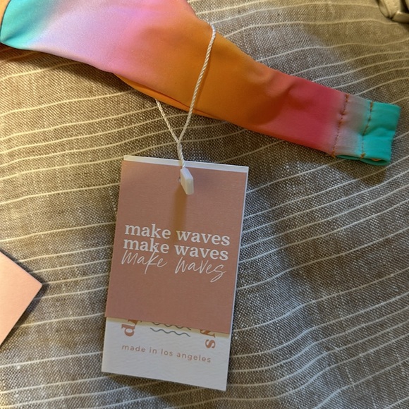 Dippin’ Daisys bikini set - Picture 2 of 7